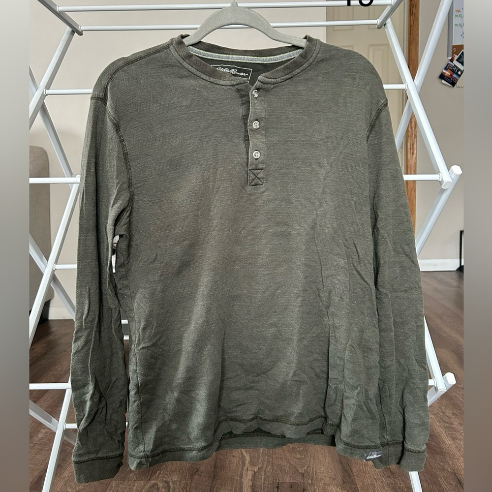Men’s Eddie Bauer basic long sleeve shirt size